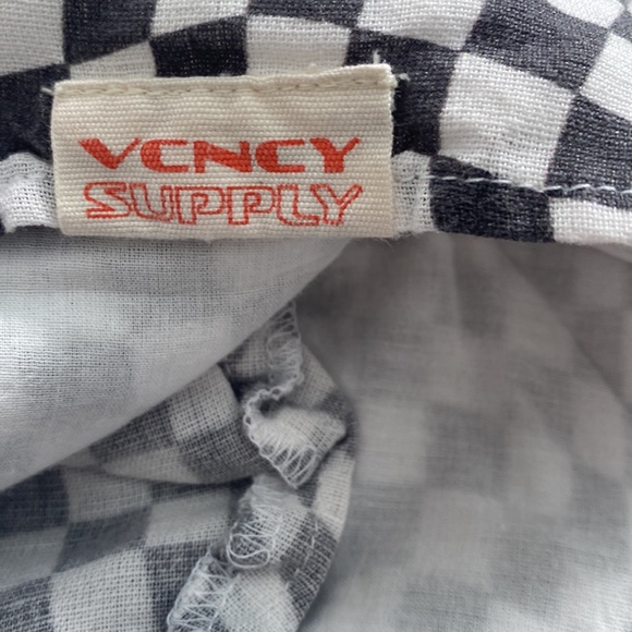 Vacancy top and short set - Picture 4 of 6